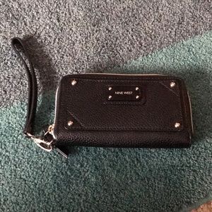 Nine West wristlet